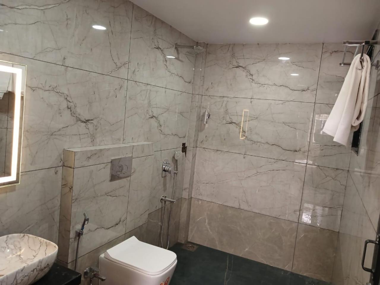 Lavish Villa - 3 Bhk Pool With Lawn Lonavala Eksteriør bilde
