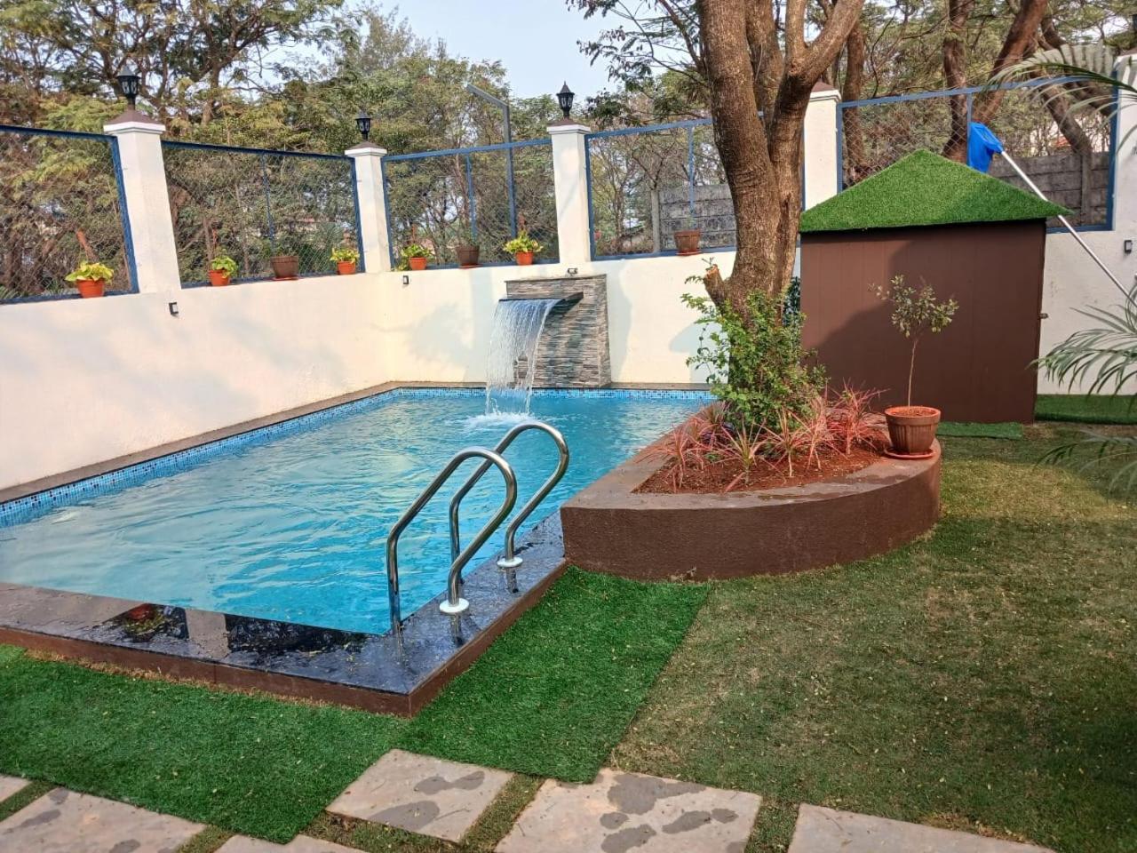 Lavish Villa - 3 Bhk Pool With Lawn Lonavala Eksteriør bilde